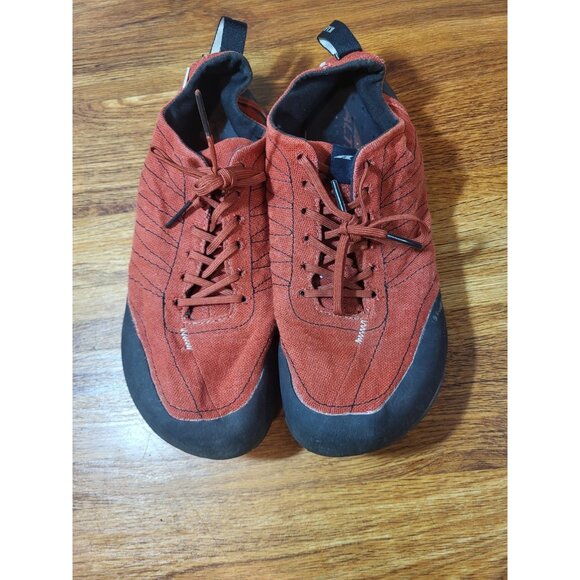 Men's Red Casual Shoes - Picture 2 of 5